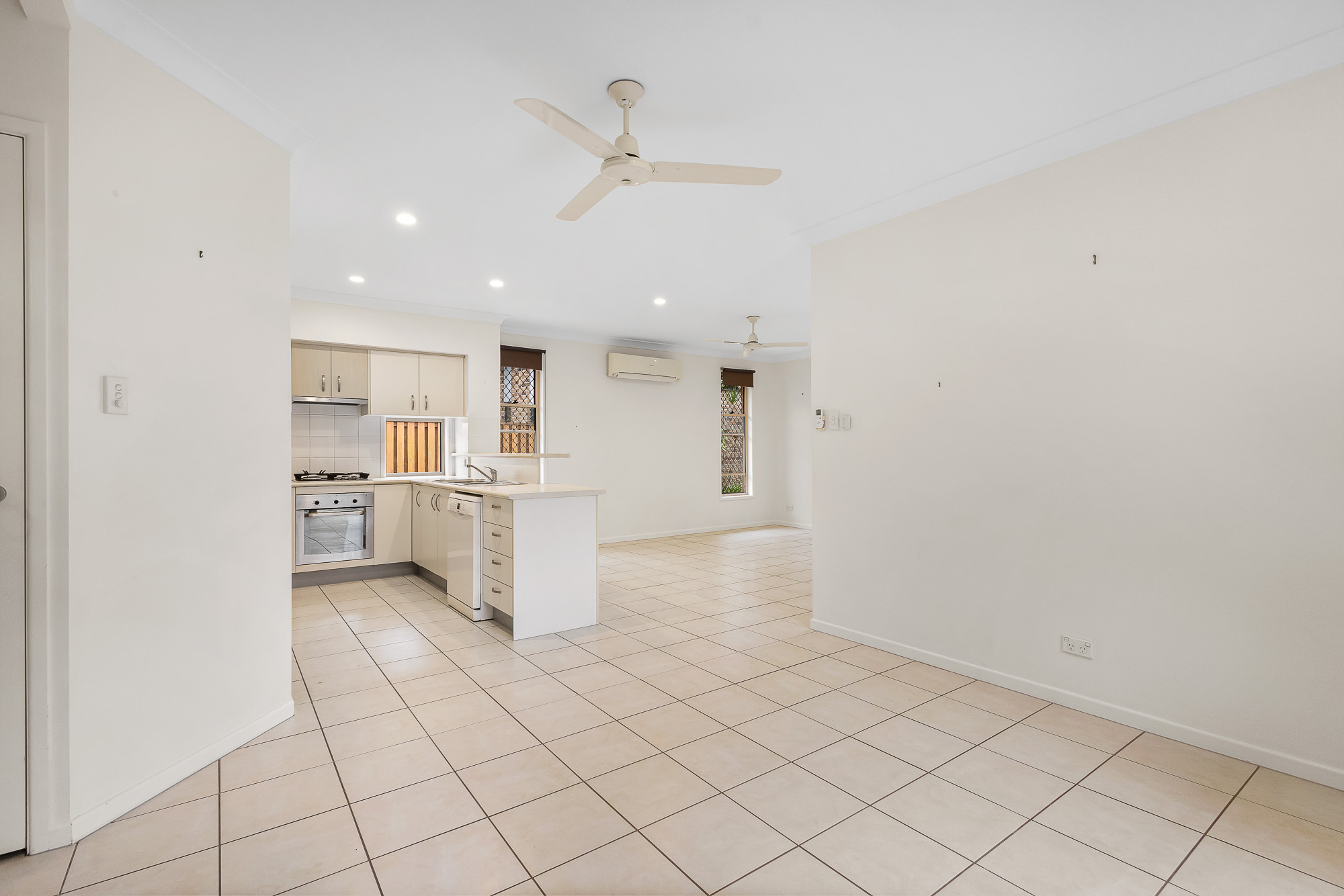 26 Parkland Dr, Pacific Paradise - Image 1